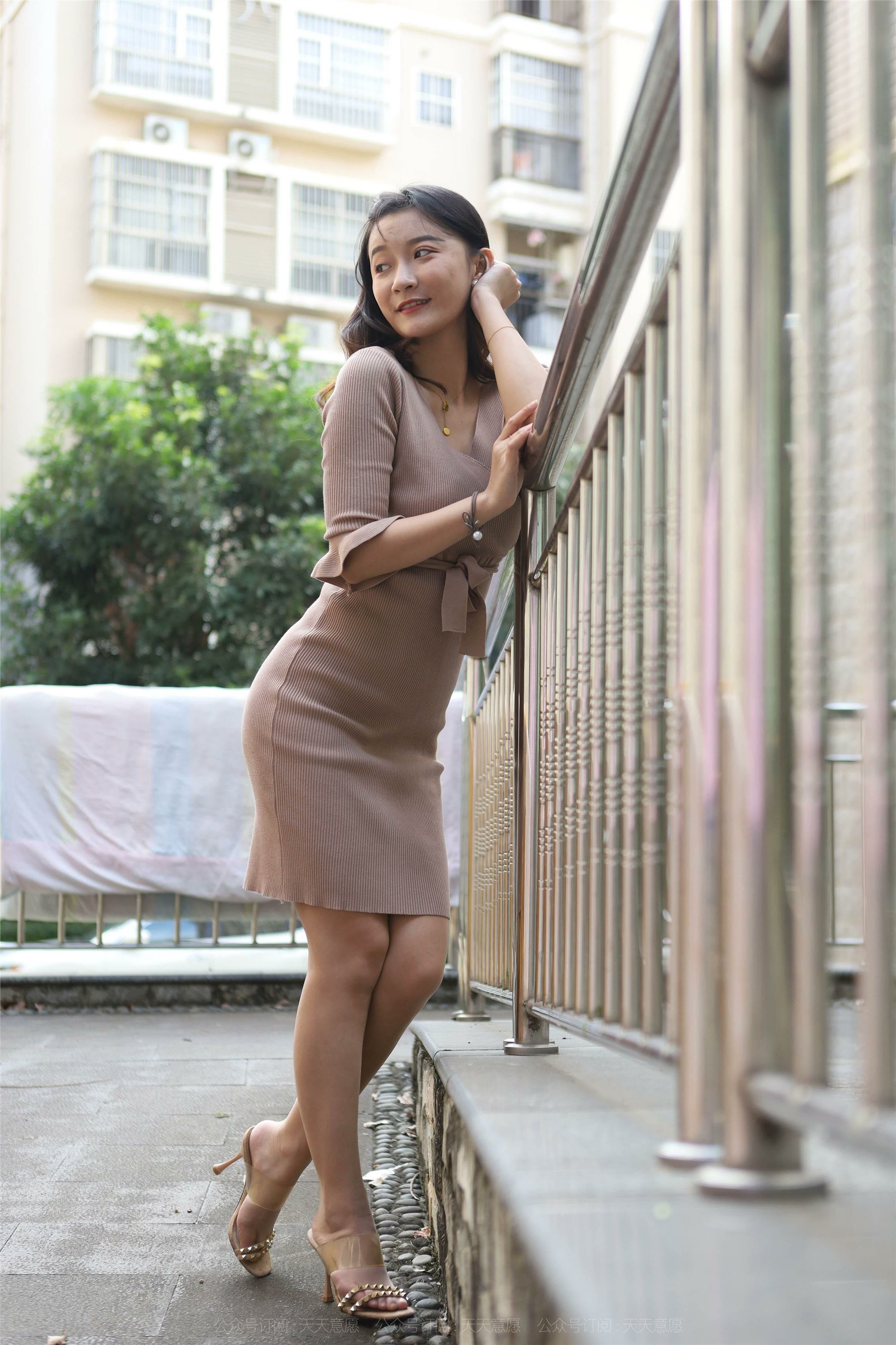 IESS异思趣向  2021.11.09 丝享家970：秋秋《美女阳光浴》